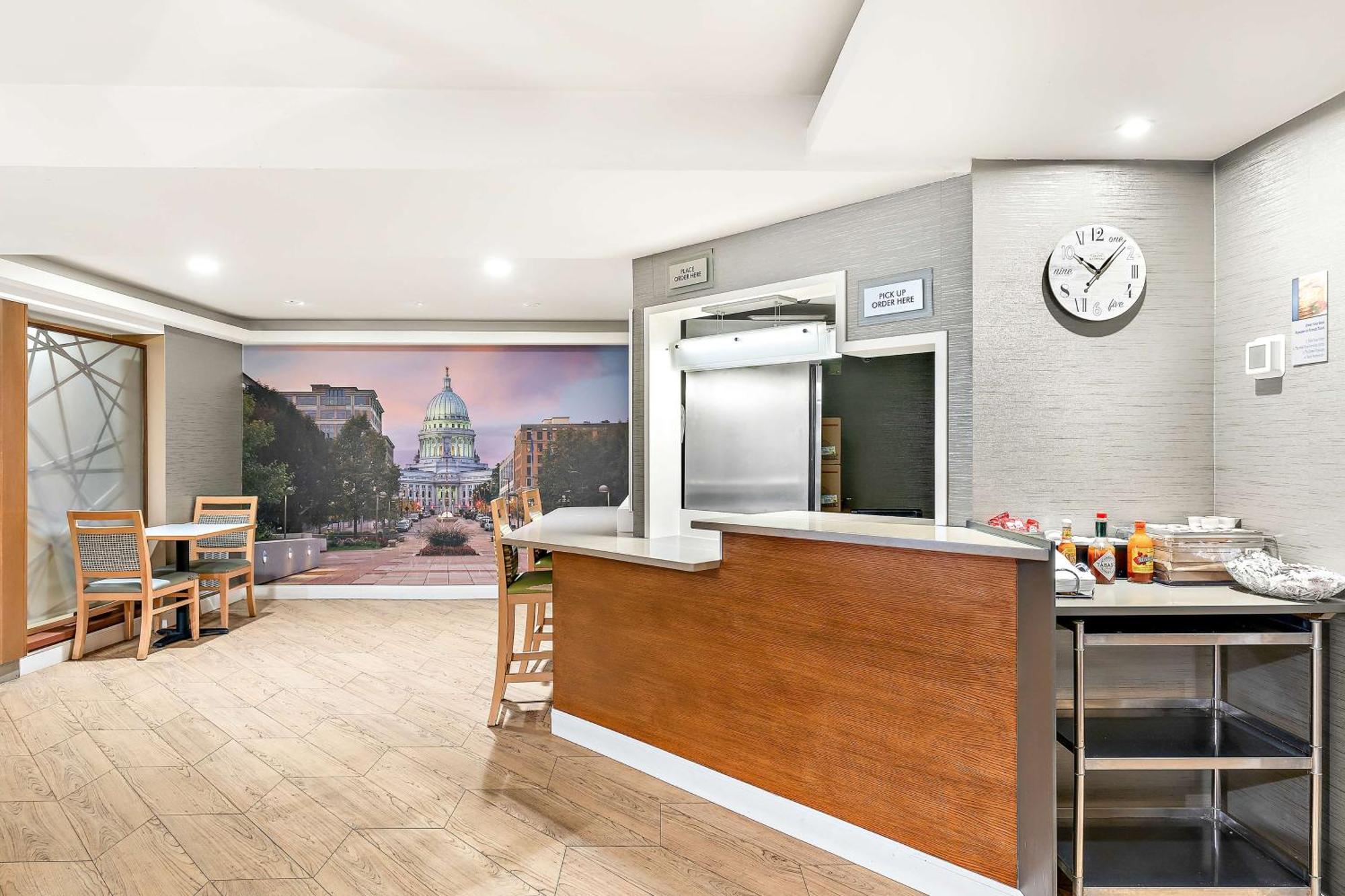 Best Western West Towne Suites Мадисон Экстерьер фото